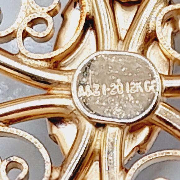 Vintage Gold Filled Butterfly Brooch Green Gemstone Center 1-20 14K GF - Picture 5 of 7